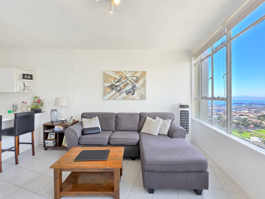 1 Bedroom Property for Sale in Vredehoek Western Cape
